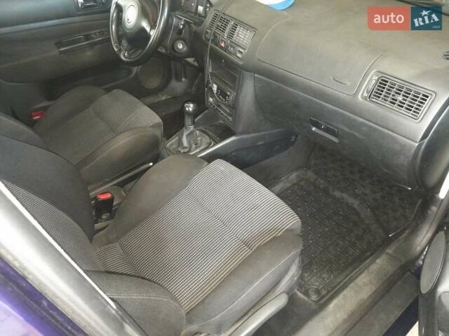 Синій Фольксваген Гольф, об'ємом двигуна 1.98 л та пробігом 316 тис. км за 4000 $, фото 7 на Automoto.ua