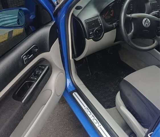Синий Фольксваген Гольф, объемом двигателя 1.4 л и пробегом 180 тыс. км за 3900 $, фото 7 на Automoto.ua