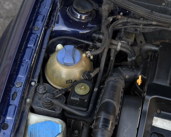 Синій Фольксваген Гольф, об'ємом двигуна 1.4 л та пробігом 404 тис. км за 3250 $, фото 16 на Automoto.ua