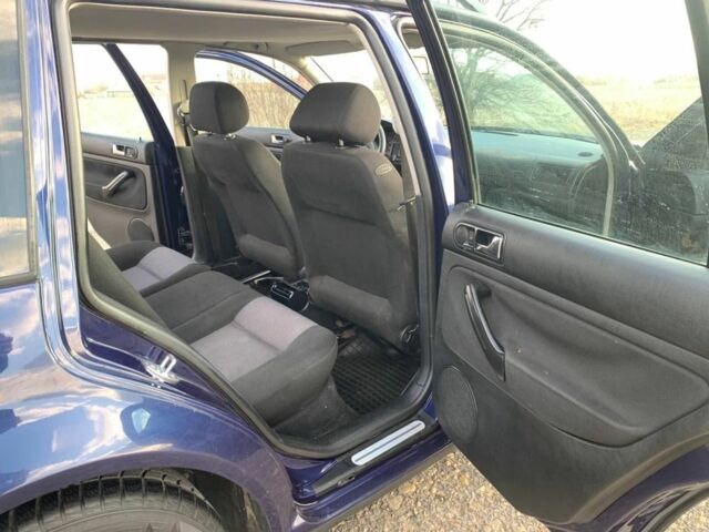 Синий Фольксваген Гольф, объемом двигателя 1.4 л и пробегом 258 тыс. км за 2700 $, фото 12 на Automoto.ua