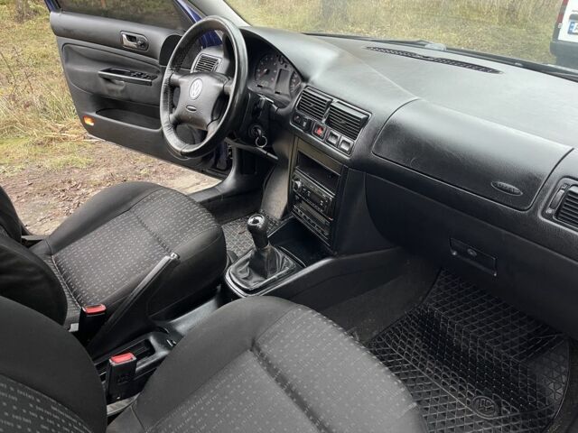 Синій Фольксваген Гольф, об'ємом двигуна 1.6 л та пробігом 200 тис. км за 3500 $, фото 7 на Automoto.ua