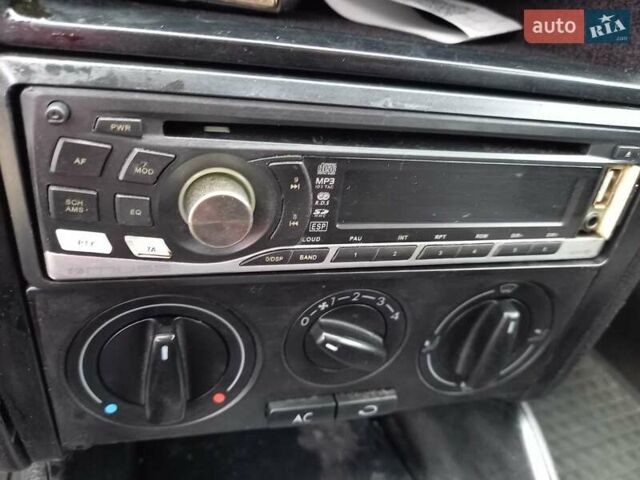 Синій Фольксваген Гольф, об'ємом двигуна 1.6 л та пробігом 258 тис. км за 4000 $, фото 26 на Automoto.ua