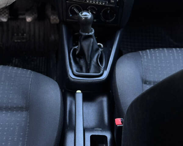 Синій Фольксваген Гольф, об'ємом двигуна 1.4 л та пробігом 404 тис. км за 3250 $, фото 39 на Automoto.ua