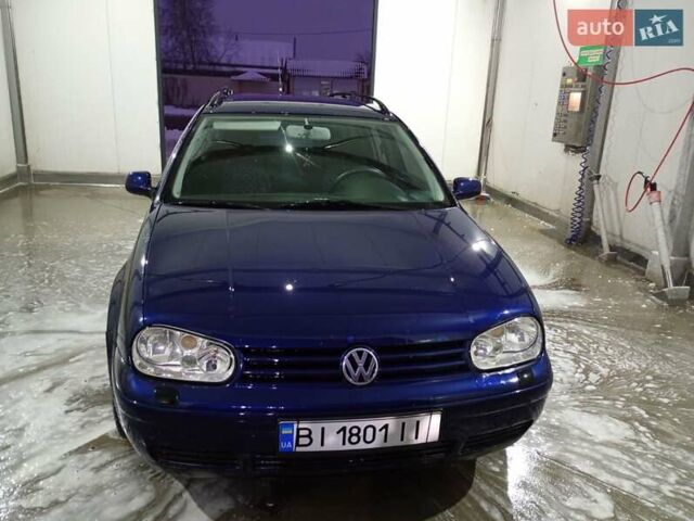 Синий Фольксваген Гольф, объемом двигателя 1.6 л и пробегом 330 тыс. км за 3800 $, фото 2 на Automoto.ua