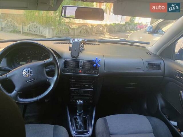 Синій Фольксваген Гольф, об'ємом двигуна 1.6 л та пробігом 365 тис. км за 3800 $, фото 9 на Automoto.ua