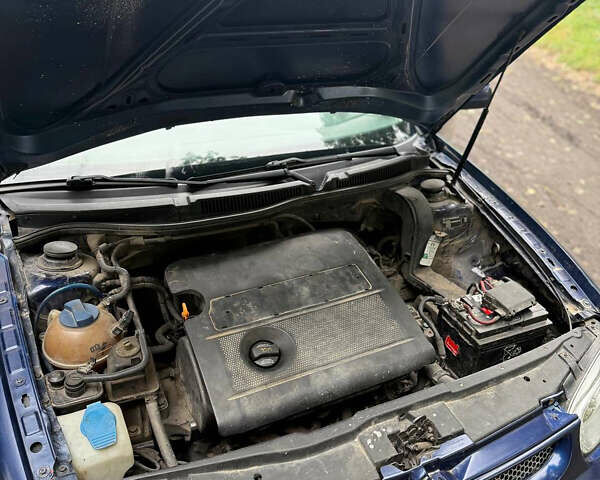 Синий Фольксваген Гольф, объемом двигателя 1.6 л и пробегом 475 тыс. км за 2500 $, фото 12 на Automoto.ua