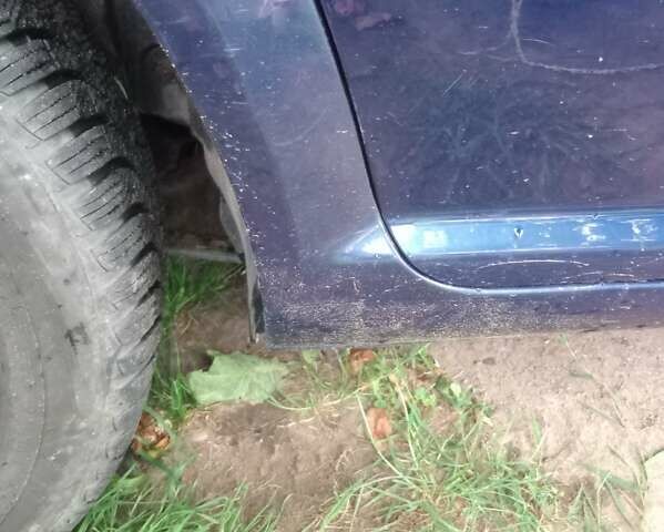 Синий Фольксваген Гольф, объемом двигателя 1.6 л и пробегом 302 тыс. км за 3399 $, фото 4 на Automoto.ua