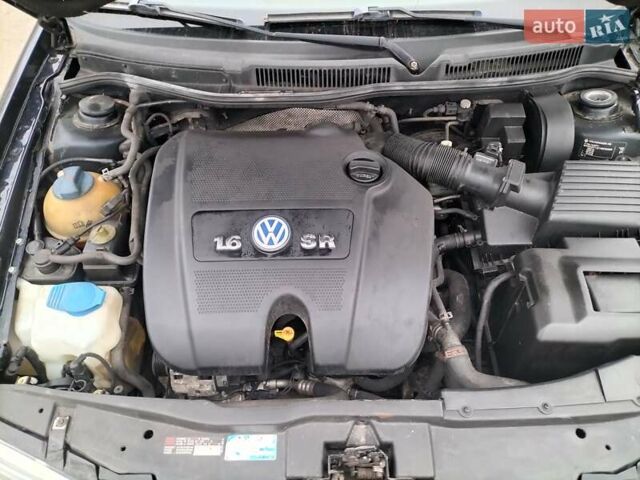 Синий Фольксваген Гольф, объемом двигателя 1.6 л и пробегом 230 тыс. км за 3799 $, фото 1 на Automoto.ua