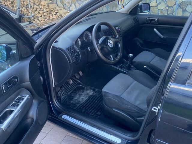 Синий Фольксваген Гольф, объемом двигателя 1.6 л и пробегом 205 тыс. км за 2400 $, фото 13 на Automoto.ua