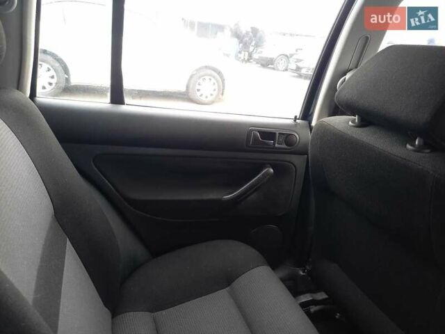 Синій Фольксваген Гольф, об'ємом двигуна 1.6 л та пробігом 258 тис. км за 4000 $, фото 15 на Automoto.ua