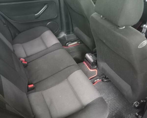 Синий Фольксваген Гольф, объемом двигателя 1.6 л и пробегом 302 тыс. км за 3399 $, фото 14 на Automoto.ua