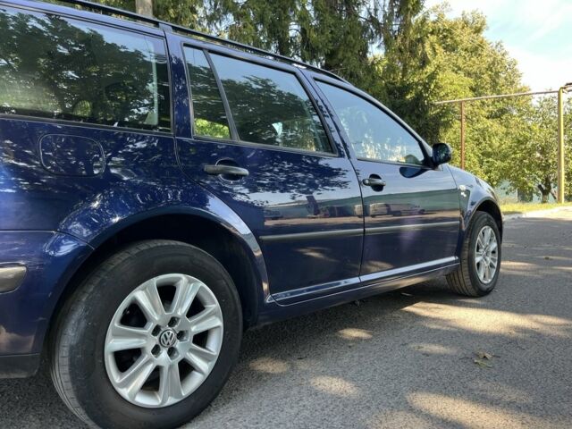 Синий Фольксваген Гольф, объемом двигателя 1.9 л и пробегом 268 тыс. км за 4600 $, фото 4 на Automoto.ua