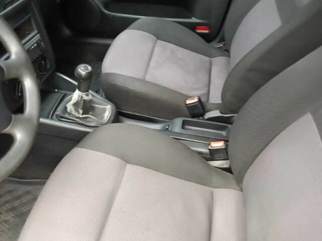 Синій Фольксваген Гольф, об'ємом двигуна 0 л та пробігом 111 тис. км за 1999 $, фото 2 на Automoto.ua