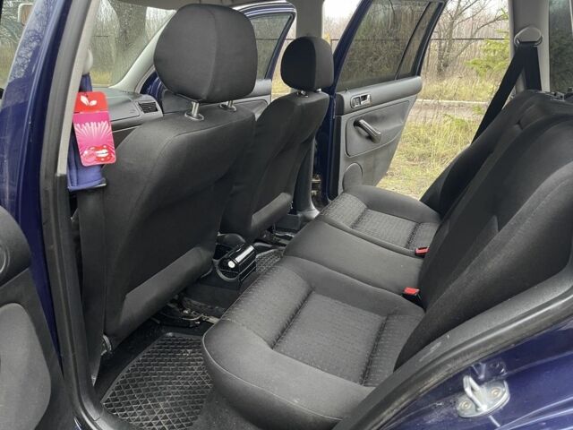 Синій Фольксваген Гольф, об'ємом двигуна 1.6 л та пробігом 200 тис. км за 3500 $, фото 9 на Automoto.ua