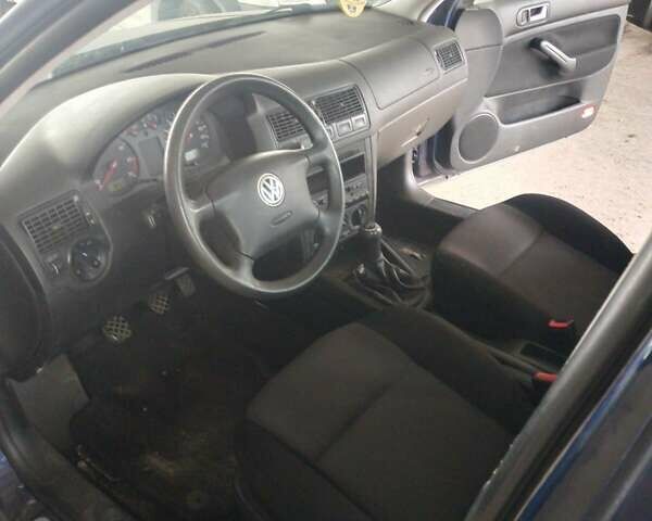 Синій Фольксваген Гольф, об'ємом двигуна 1.39 л та пробігом 255 тис. км за 4000 $, фото 6 на Automoto.ua