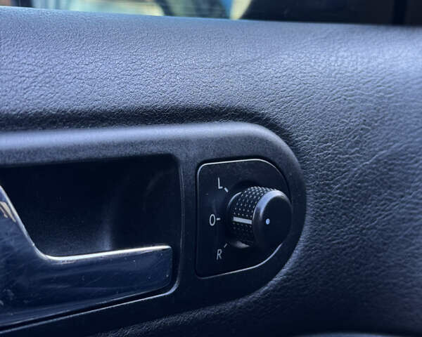 Синій Фольксваген Гольф, об'ємом двигуна 1.4 л та пробігом 404 тис. км за 3250 $, фото 30 на Automoto.ua