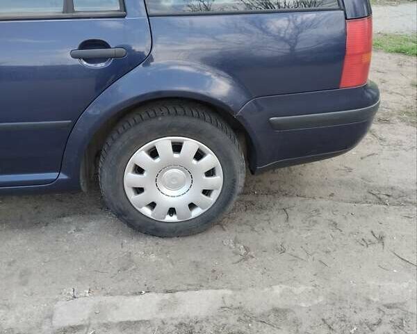 Синий Фольксваген Гольф, объемом двигателя 1.6 л и пробегом 293 тыс. км за 4700 $, фото 7 на Automoto.ua