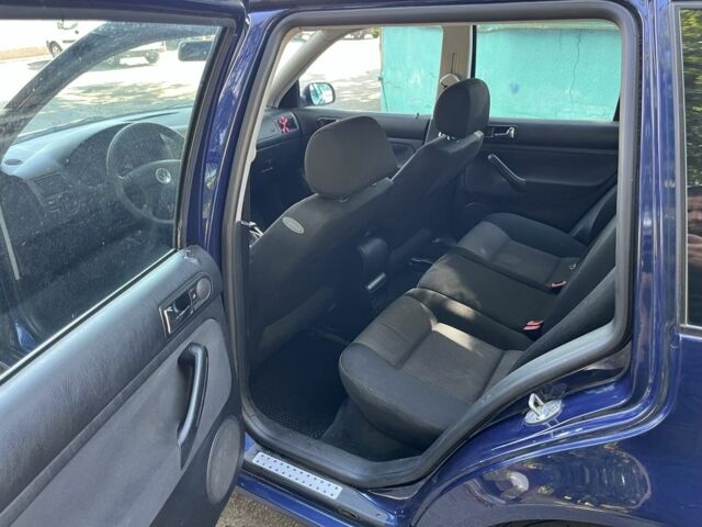 Синий Фольксваген Гольф, объемом двигателя 1.9 л и пробегом 268 тыс. км за 4600 $, фото 16 на Automoto.ua