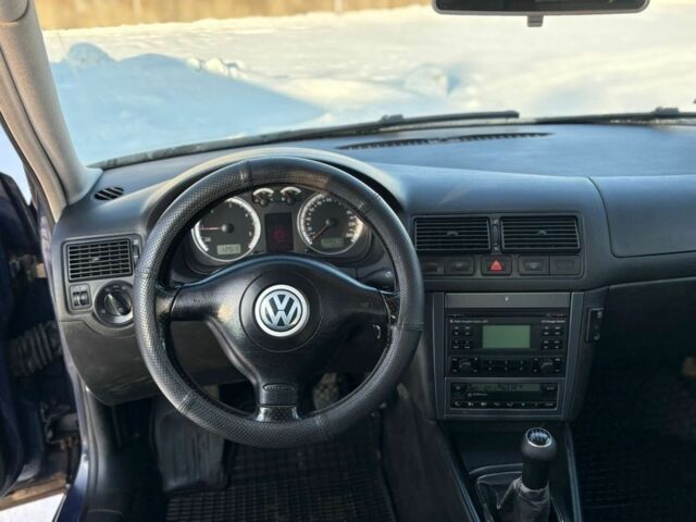 Синий Фольксваген Гольф, объемом двигателя 1.9 л и пробегом 250 тыс. км за 1400 $, фото 4 на Automoto.ua