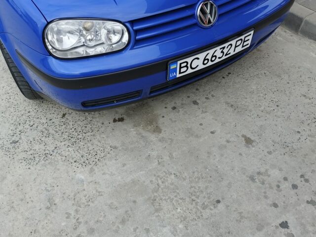 Синий Фольксваген Гольф, объемом двигателя 1.6 л и пробегом 270 тыс. км за 3333 $, фото 1 на Automoto.ua