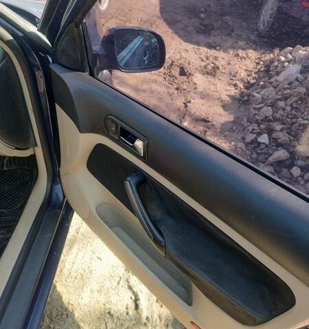 Синий Фольксваген Гольф, объемом двигателя 1.9 л и пробегом 404 тыс. км за 3099 $, фото 16 на Automoto.ua