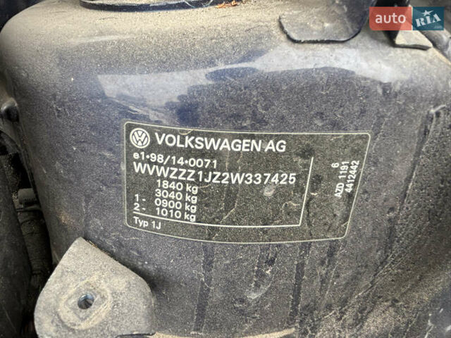 Синий Фольксваген Гольф, объемом двигателя 1.6 л и пробегом 227 тыс. км за 4700 $, фото 43 на Automoto.ua