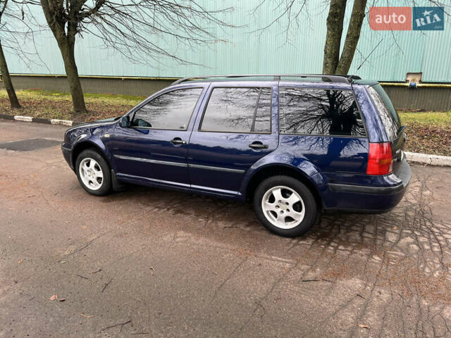 Синий Фольксваген Гольф, объемом двигателя 1.9 л и пробегом 352 тыс. км за 4099 $, фото 1 на Automoto.ua