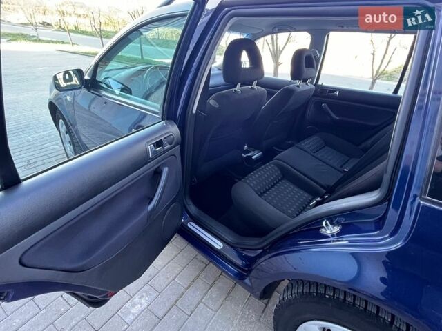 Синий Фольксваген Гольф, объемом двигателя 1.6 л и пробегом 228 тыс. км за 4299 $, фото 22 на Automoto.ua