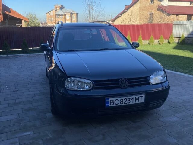 Синий Фольксваген Гольф, объемом двигателя 1.6 л и пробегом 205 тыс. км за 2400 $, фото 1 на Automoto.ua