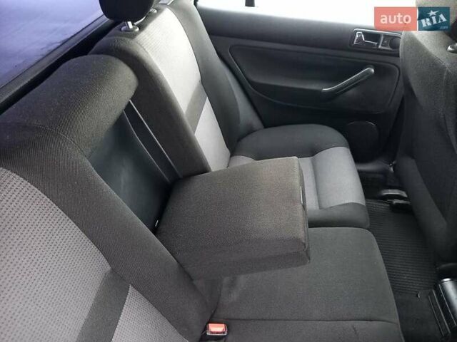 Синій Фольксваген Гольф, об'ємом двигуна 1.6 л та пробігом 258 тис. км за 4000 $, фото 17 на Automoto.ua