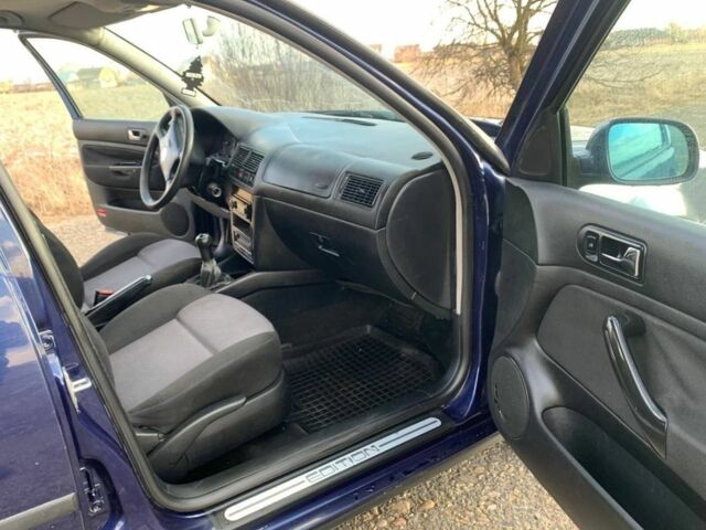 Синий Фольксваген Гольф, объемом двигателя 1.4 л и пробегом 258 тыс. км за 2700 $, фото 10 на Automoto.ua