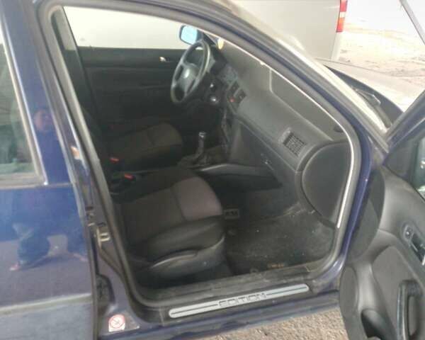 Синій Фольксваген Гольф, об'ємом двигуна 1.39 л та пробігом 255 тис. км за 4000 $, фото 7 на Automoto.ua