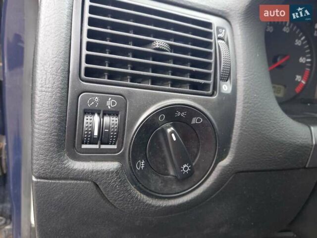 Синій Фольксваген Гольф, об'ємом двигуна 1.6 л та пробігом 258 тис. км за 4000 $, фото 28 на Automoto.ua