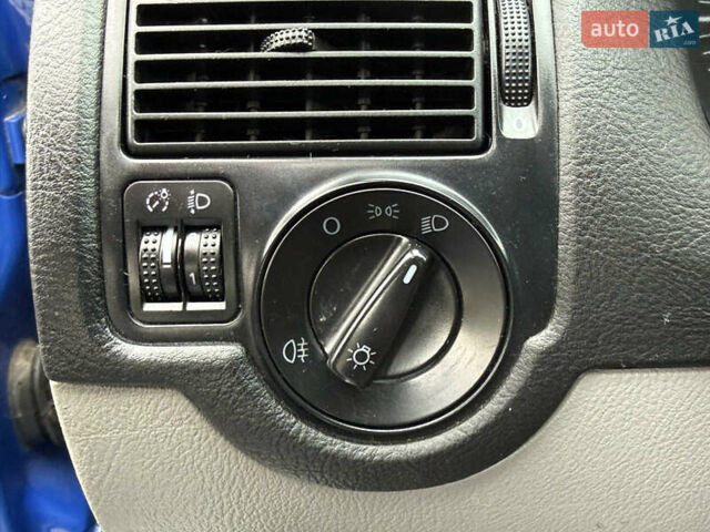 Синий Фольксваген Гольф, объемом двигателя 1.4 л и пробегом 236 тыс. км за 3900 $, фото 34 на Automoto.ua