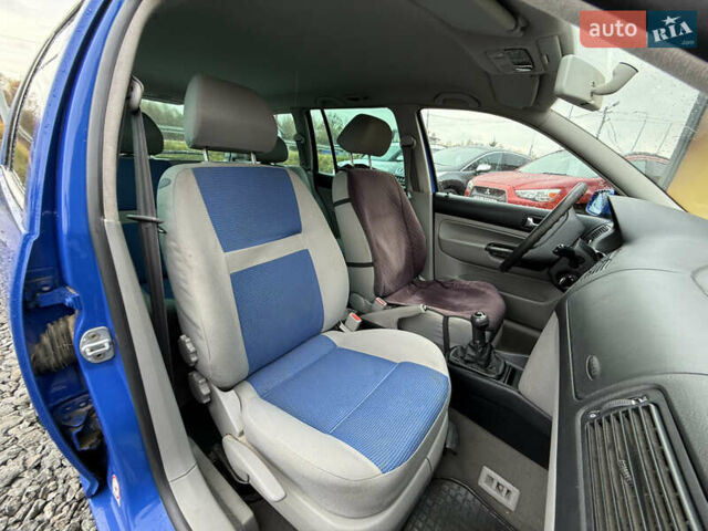 Синий Фольксваген Гольф, объемом двигателя 1.4 л и пробегом 236 тыс. км за 3900 $, фото 4 на Automoto.ua