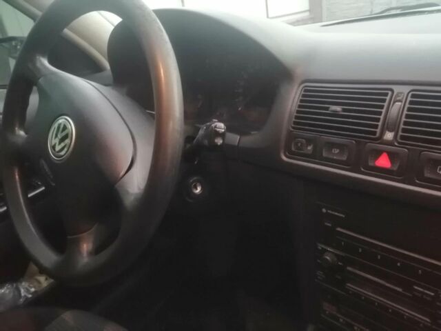 Синий Фольксваген Гольф, объемом двигателя 1.9 л и пробегом 291 тыс. км за 4800 $, фото 5 на Automoto.ua