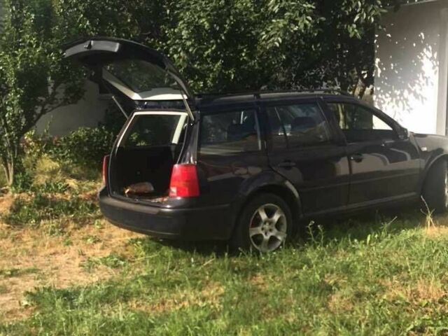 Синий Фольксваген Гольф, объемом двигателя 1.6 л и пробегом 276 тыс. км за 5400 $, фото 1 на Automoto.ua