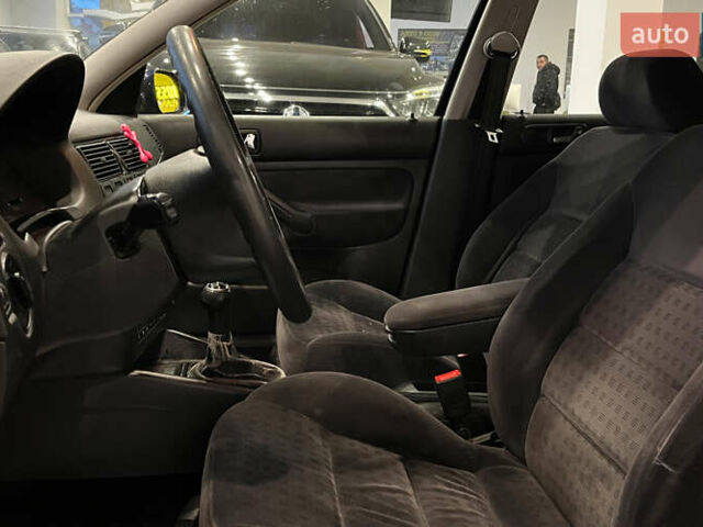 Синий Фольксваген Гольф, объемом двигателя 1.6 л и пробегом 245 тыс. км за 4100 $, фото 8 на Automoto.ua