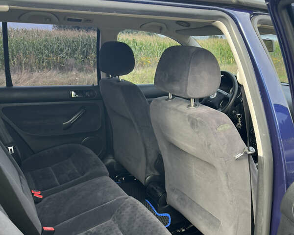 Синий Фольксваген Гольф, объемом двигателя 1.6 л и пробегом 221 тыс. км за 4600 $, фото 8 на Automoto.ua