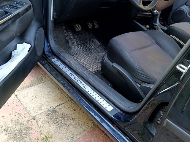 Синий Фольксваген Гольф, объемом двигателя 1.6 л и пробегом 200 тыс. км за 4000 $, фото 1 на Automoto.ua