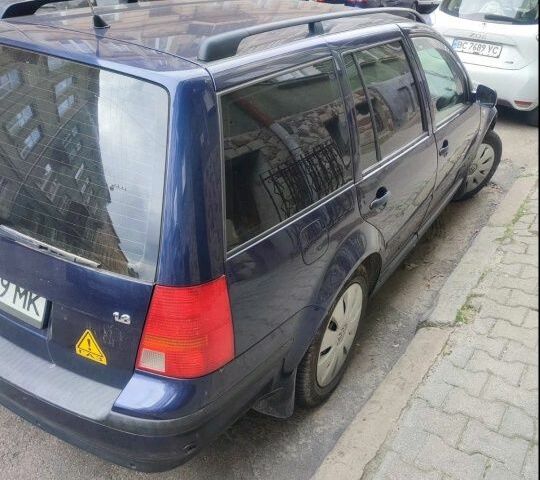 Синий Фольксваген Гольф, объемом двигателя 1 л и пробегом 238 тыс. км за 4000 $, фото 1 на Automoto.ua