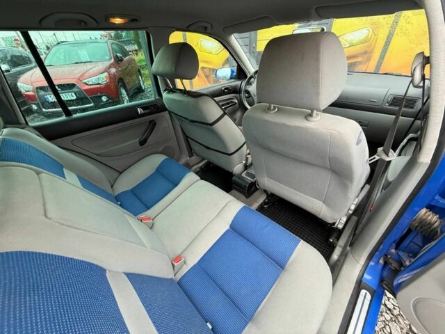 Синий Фольксваген Гольф, объемом двигателя 1.4 л и пробегом 230 тыс. км за 3500 $, фото 19 на Automoto.ua