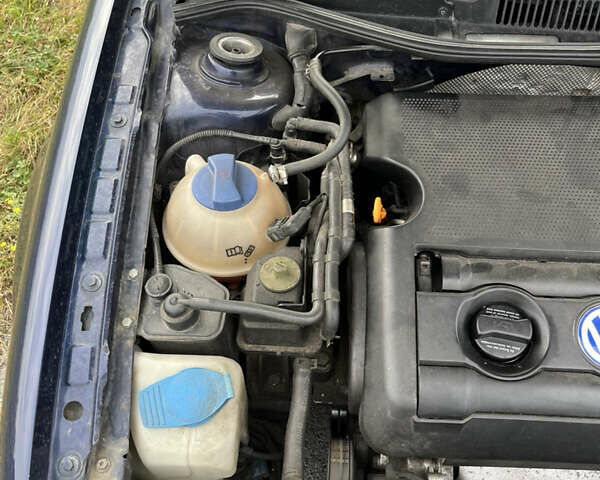 Синий Фольксваген Гольф, объемом двигателя 1.6 л и пробегом 221 тыс. км за 4600 $, фото 19 на Automoto.ua