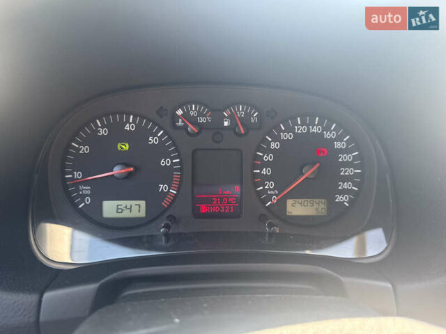 Синий Фольксваген Гольф, объемом двигателя 1.6 л и пробегом 240 тыс. км за 4600 $, фото 13 на Automoto.ua