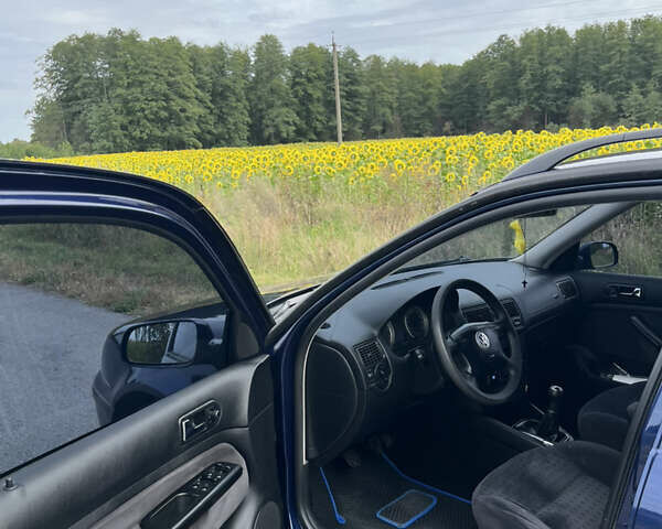 Синий Фольксваген Гольф, объемом двигателя 1.6 л и пробегом 221 тыс. км за 4600 $, фото 24 на Automoto.ua