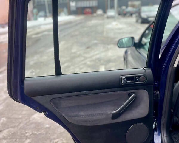 Синій Фольксваген Гольф, об'ємом двигуна 1.6 л та пробігом 234 тис. км за 4500 $, фото 27 на Automoto.ua