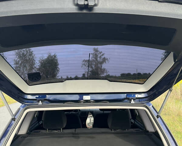 Синий Фольксваген Гольф, объемом двигателя 1.6 л и пробегом 221 тыс. км за 4600 $, фото 10 на Automoto.ua