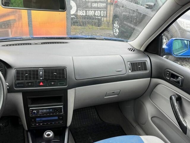 Синий Фольксваген Гольф, объемом двигателя 1.4 л и пробегом 230 тыс. км за 3500 $, фото 9 на Automoto.ua