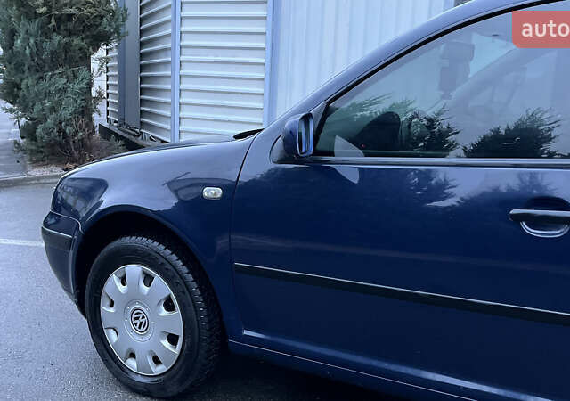 Синий Фольксваген Гольф, объемом двигателя 1.6 л и пробегом 310 тыс. км за 3600 $, фото 51 на Automoto.ua