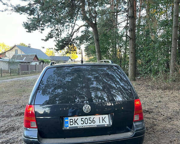 Синий Фольксваген Гольф, объемом двигателя 1.6 л и пробегом 333 тыс. км за 3800 $, фото 2 на Automoto.ua